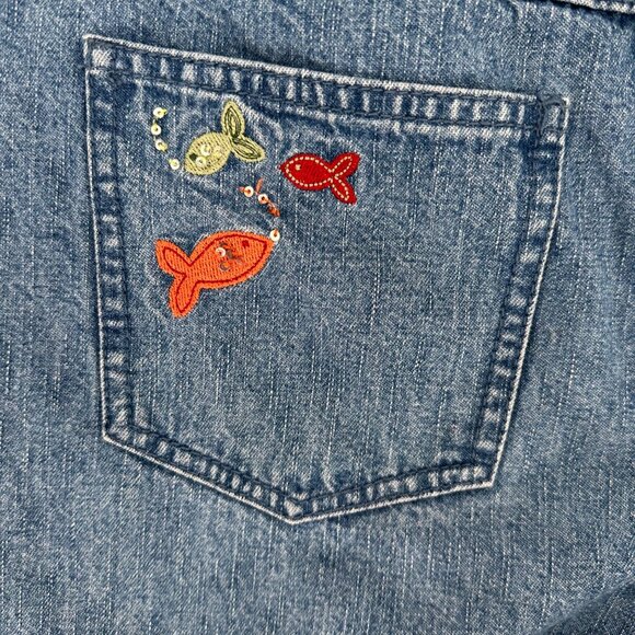 Christopher & Banks Womens Embroidered Fish Capri Jeans Size 6 - Picture 3 of 11